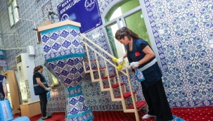 Buca'da temizlik sırası ibadethanelerde