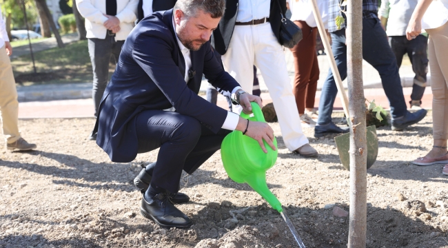 Buca'da Cumhuriyet'in 101. yılı anısına 101 ağaç