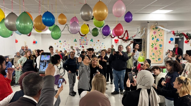 BUCA HUZUREVİNDE YENİ YILA MERHABA YEMEĞİ