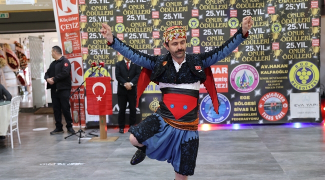 25.YIL ONUR ÖDÜLLERİ PROGRAMINA ZEYBEK OYUNU FARK YARATTI