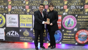 ALEV İLDENİZ 25. YIL ONUR ÖDÜLLERİ PROGRAMINA KATILDI