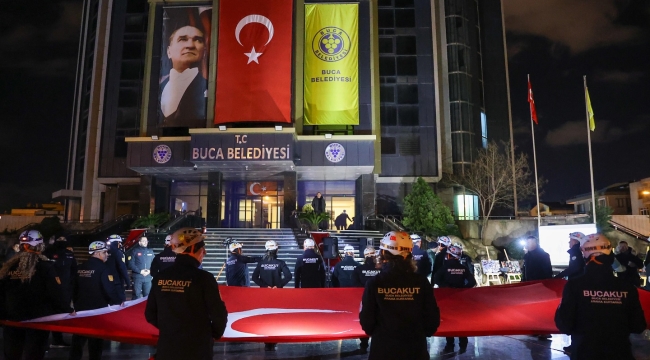 DEPREMDE HAYATINI KAYBEDENLER BUCADA ANILDILAR