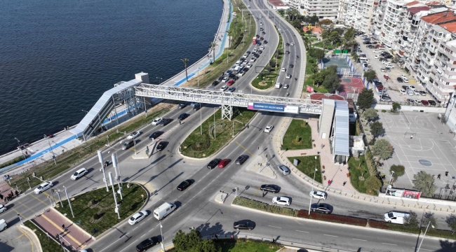 Karataş Yaya Üst Geçidi hizmete açıldı