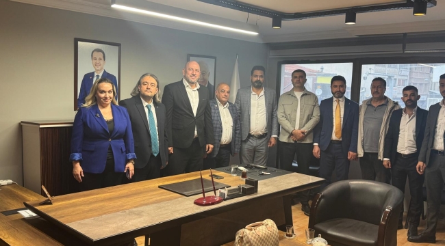 EGE BÖLGESİ İŞ İNSANLARI FEDERASYONUNDAN YRP İZMİR İL BAŞKANLIĞINA ZİYARET