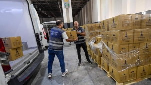 Büyükşehir'den 50 bin haneye gıda destek paketi Tugay: Komşusu açken tok yatamayan kültürden geliyoruz