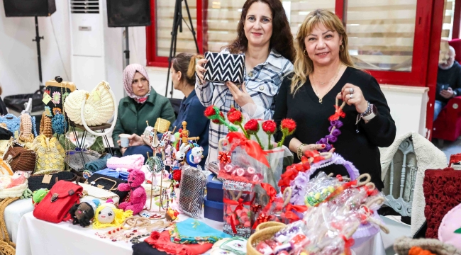 Buca Belediyesi Hediyelik Eşya Pazarı'na yoğun ilgi