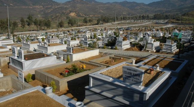 İzmir'de mezarlıklar doldu Büyükşehir 70 futbol sahası büyüklüğünde alan açtı